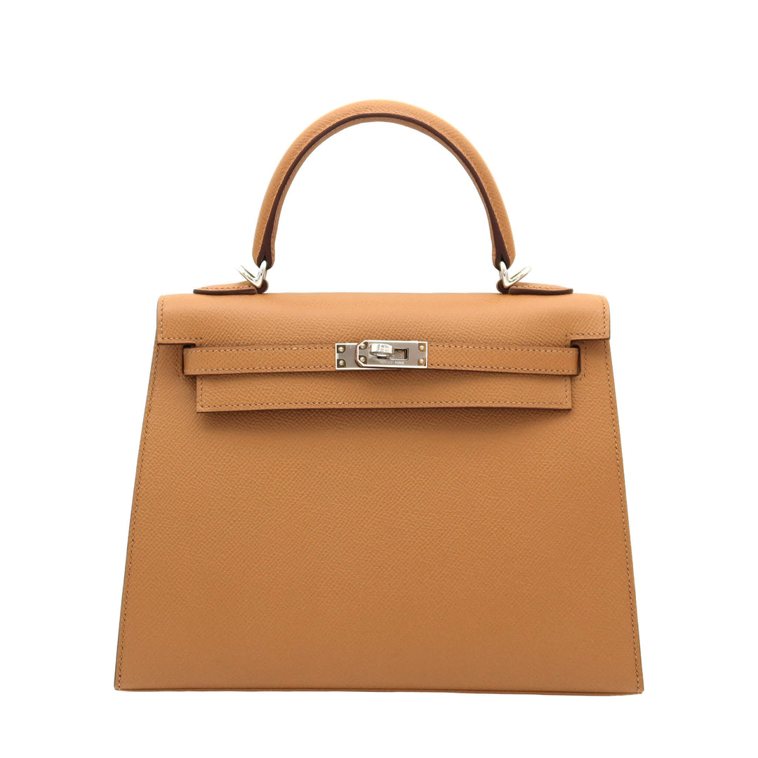 HERMÈS Kelly 25 Sellier Biscuit Epsom Palladium Hardware (PHW) Stamp G