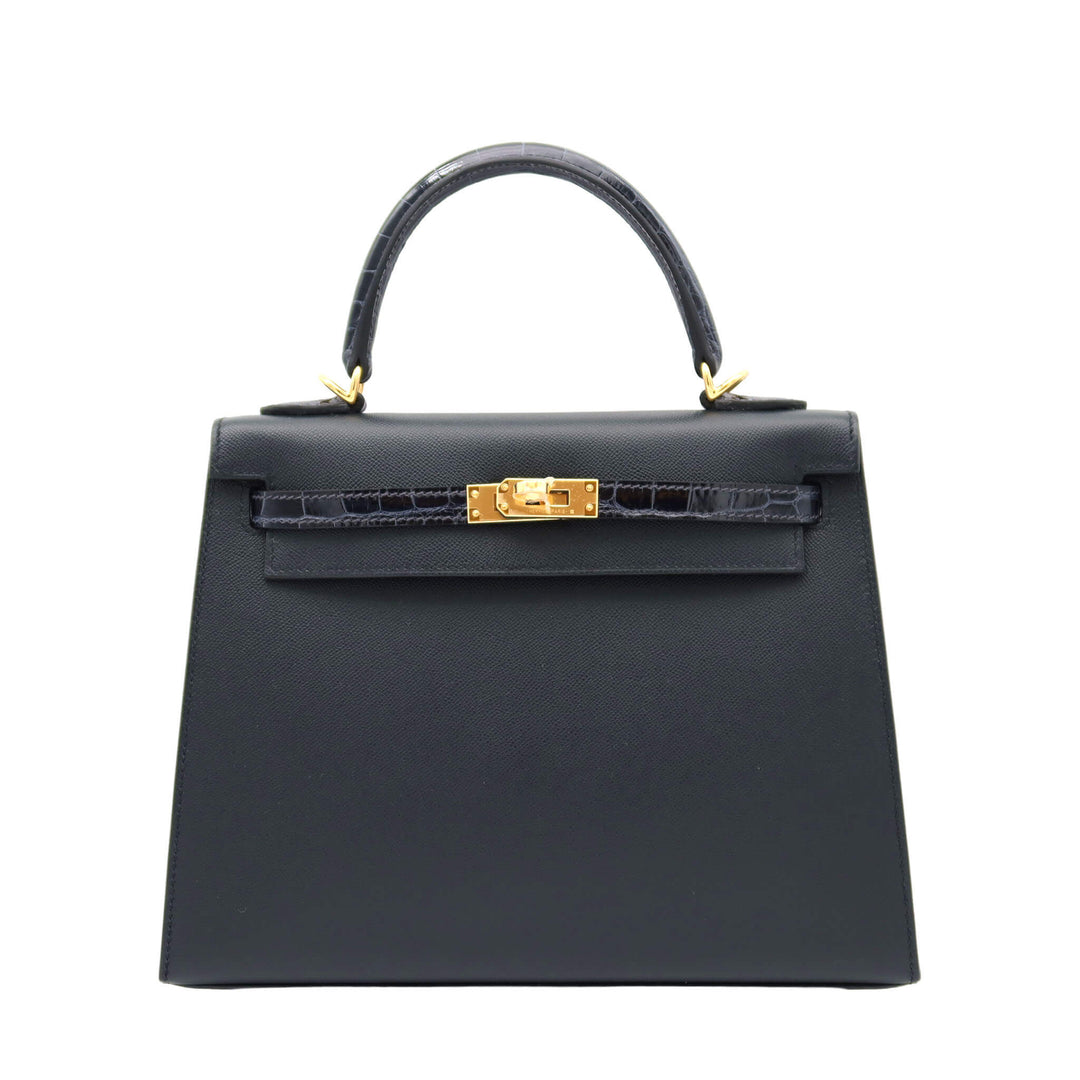HERMÈS Kelly 25 Sellier Touch BLEU DE MINUIT/BLUE NAVY Veau Madame/Alligator Shiny Gold Hardware (GHW) Stamp K