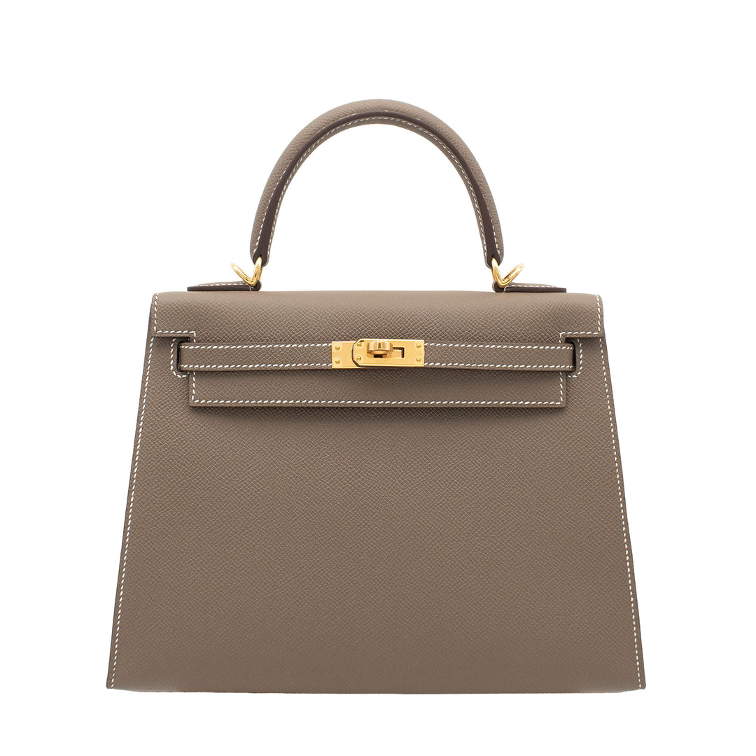 HERMÈS Kelly 25 Sellier Etoupe Epsom Gold Hardware (GHW) Stamp G