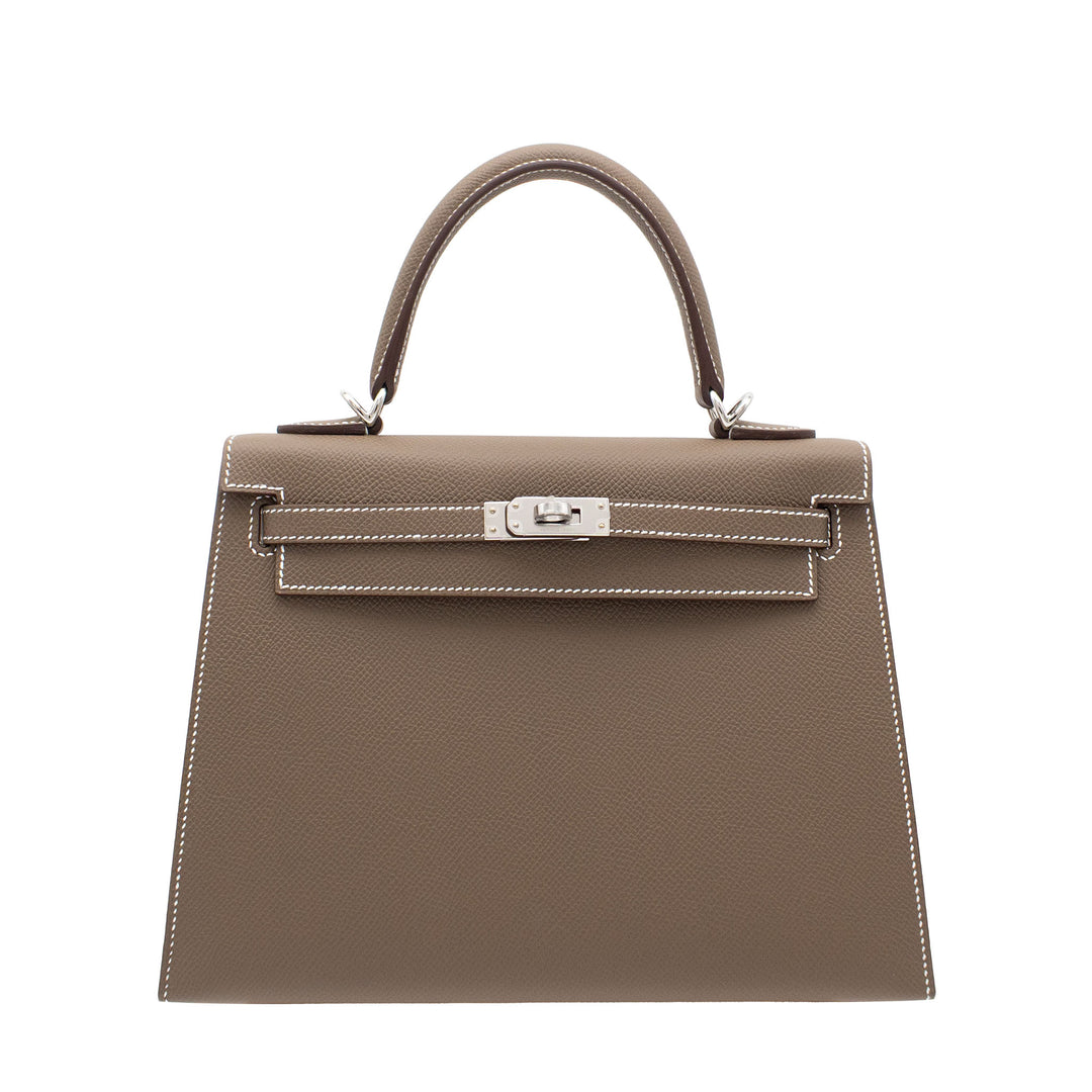 HERMÈS Kelly 25 Sellier Etoupe Epsom Palladium Hardware (PHW) Stamp G