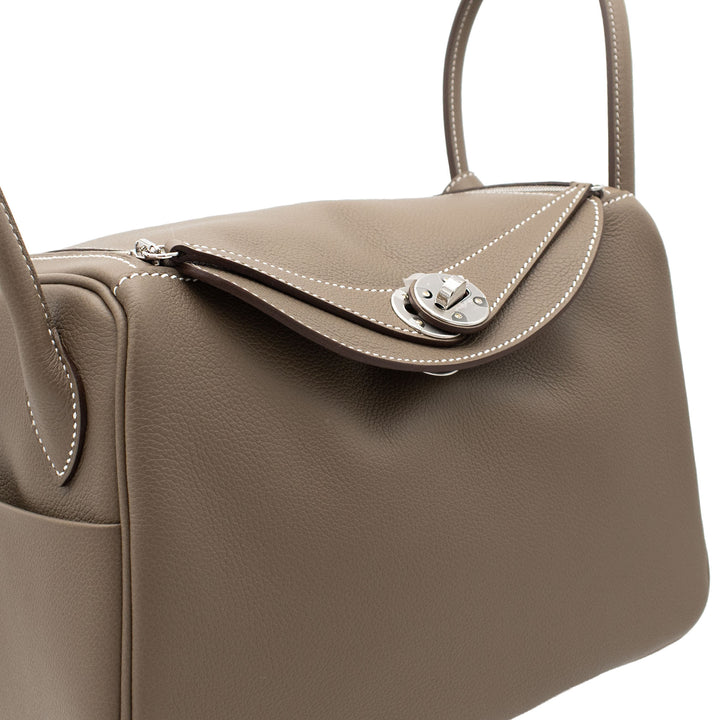 Hermès Lindy 26 Etoupe Evercolor PHW, Stempel G