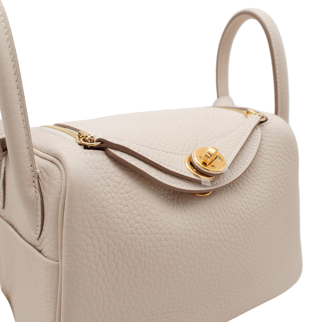 HERMÈS Lindy Mini Craie Clemence Gold Hardware (GHW) Stempel G