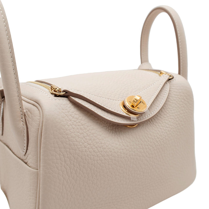 HERMÈS Lindy Mini Craie Clemence Gold Hardware (GHW) Stempel G